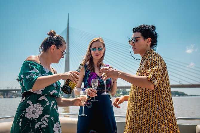 2 hours / Sightseeing Boat cruise Drinks Included - Is $106.92 good value?