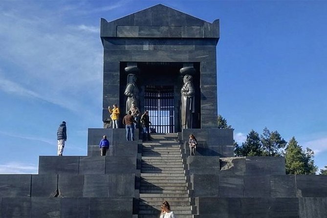 Belgrade City Tour and Avala Mountain - A smart five-hour introduction to Belgrade