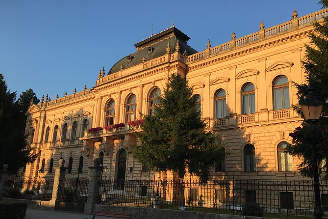Belgrade City Walk, Gathering and Sightseeing - The Old Palace and the Obrenovic dynasty