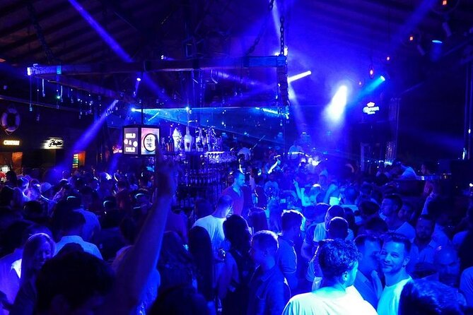 Belgrade Nightlife Tour - Splav Sindikat and Serbian music
