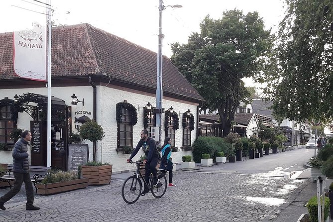 Belgrade sightseeing by car - Football, memory, and everyday Belgrade