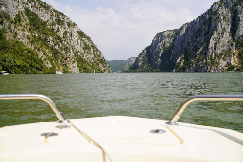 From Belgrade: Golubac Fortress and Iron Gate Gorge Tour - Guides, group size, and the value of the experience