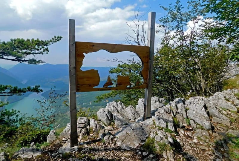 From Belgrade: Tara National Park & Drina River Valley Tour - A long lunch stop at Studenac