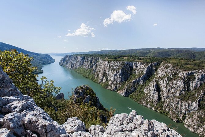 Iron Gate NP Tour with 1-hour speedboat ride + 2 viewpoints - The late lunch and local flavors